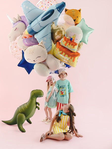 Žalias pastatomas dinozauro balionas, pripučiamas oru