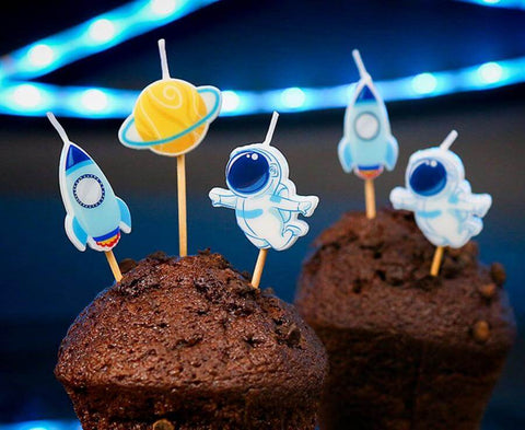 torto žvakutės kosmoso tema