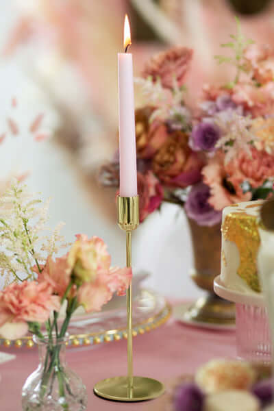 Metalinė aukso spalvos žvakidė