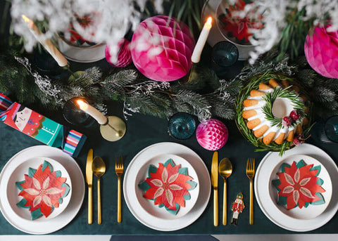 Metalinė aukso spalvos žvakidė