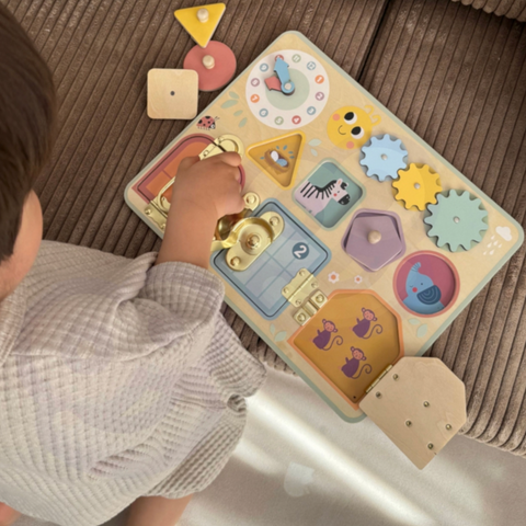 edukacinė lenta, medinė lenta, vaikų žaislai, lavinamieji žaislai, dovana vaikui, smulkiosios motorikos lavinimas, kūrybiškumas pigūs žaislai mažeikiuose