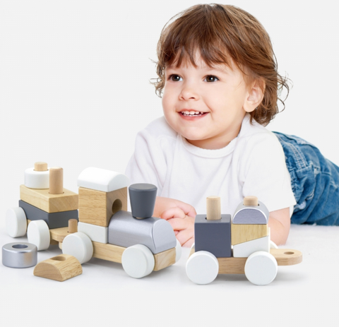 mediniai žaislai traukinukai dovanos vaikams mažekiuose