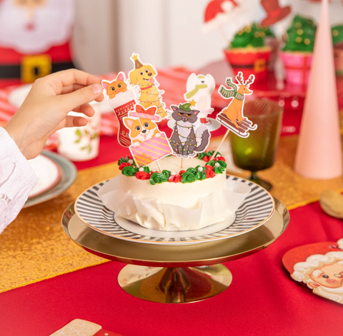 kalėdų dekoracijos keksiukų papuošimas torto