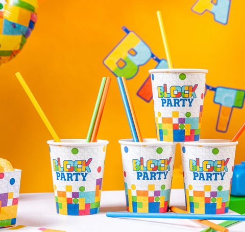 spalvoti šiaudeliai lego tema šventė dekoracijos