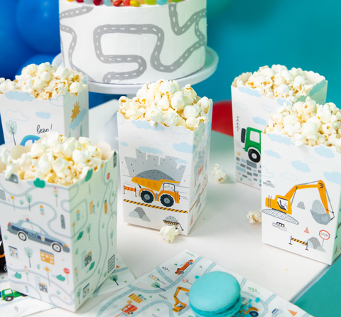 popkornu dezutes spragesiams gimtadienio dekoracijos mašinos tema statybų policijos