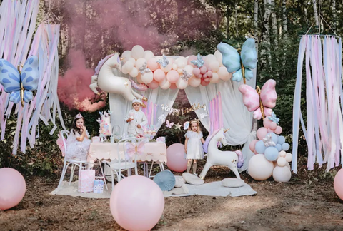 balionai drugeliai roziniai violetiniai melyni