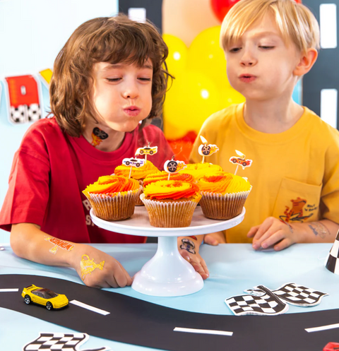 zvakutes tortui lenktiniu masinu tema gimtadienis