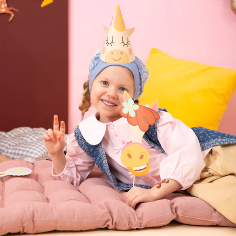 gimtadienio kepurėlės arkliukų tema arkliai dekoracijos ūkio tema šventė