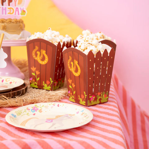 pokornu dezute skanestams dekoracijos stalo dekoras gimtadieniui arkliuku tema ūkio gyvūnai