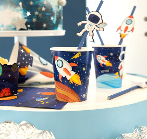 kosmoso tema dekoracijos gimtadieniui siaudeliai sveciu dekoras